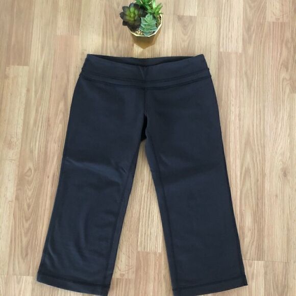 LULULEMON Plum Brown Crop Capri Leggings - Picture 1 of 8